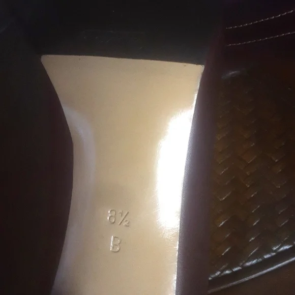 SALE #1: Coach pumps authentic size 8 1/2 with 3" heels - Picture 6 of 7